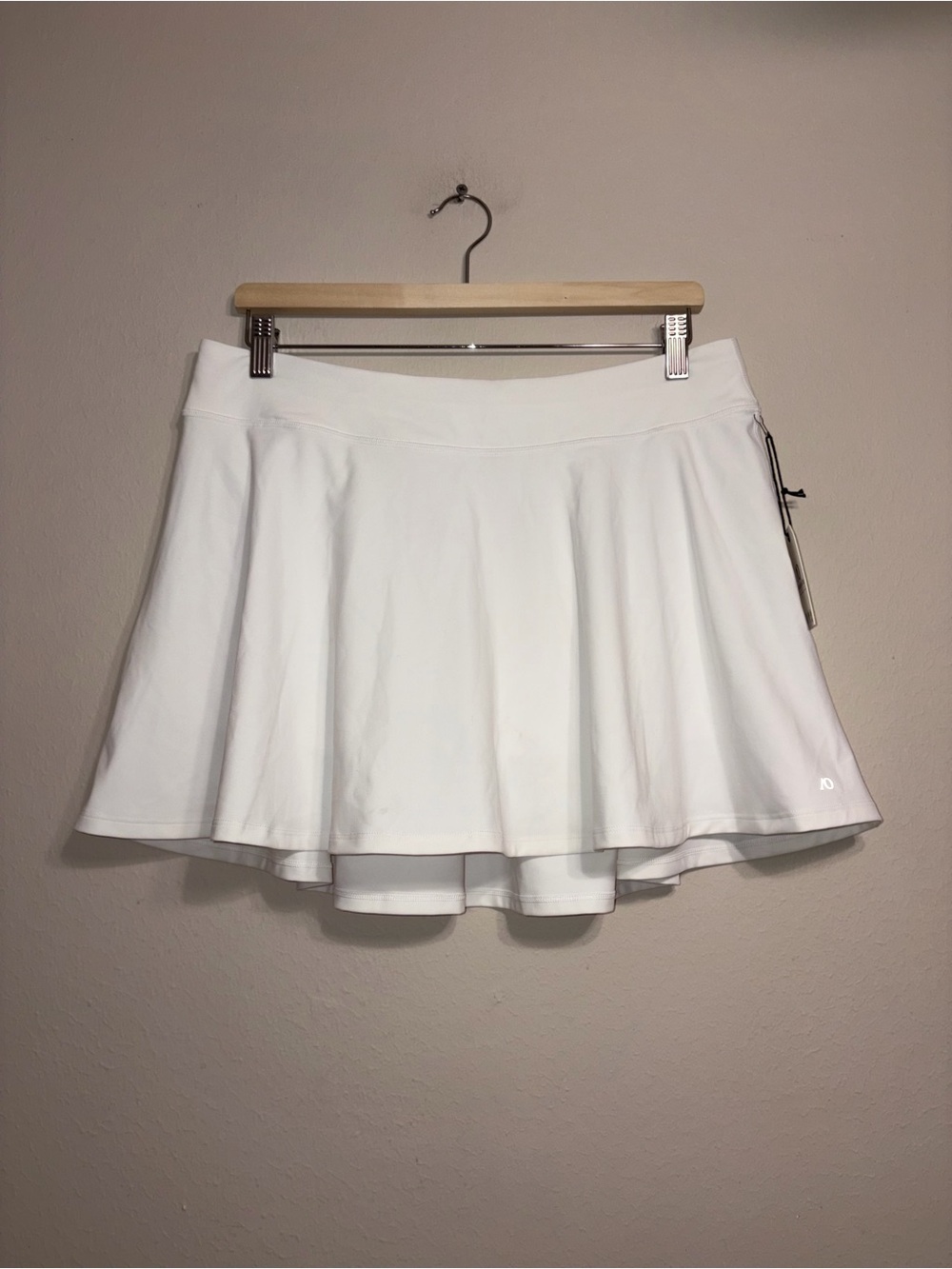 AndresinOrd White Performance Tennis Skort with Built-In Shorts‎ Size 8